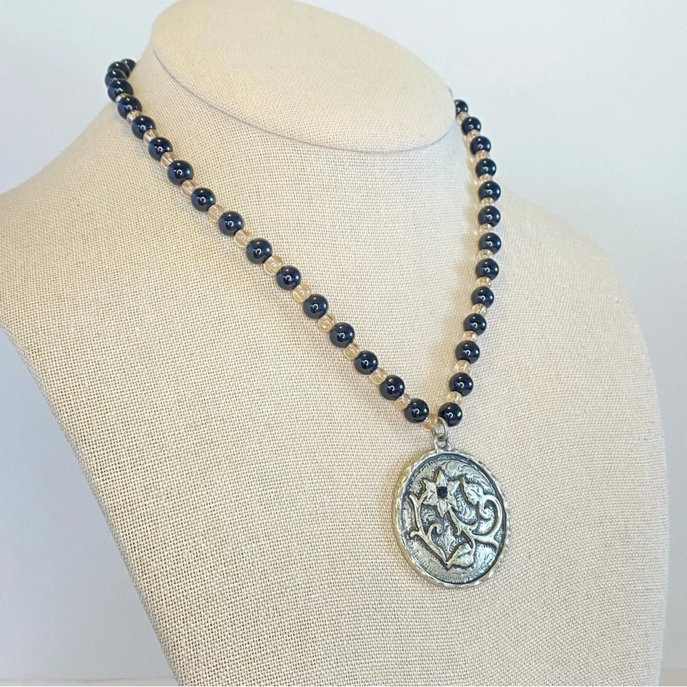 Vintage Style Black Glass Bead Necklace Silver Floral‎ Medallion Pendant